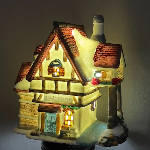 Cobblestone Corners Ceramic Christmas Village Millhouse Holiday Home Decor 2003 - Picture 1 of 11